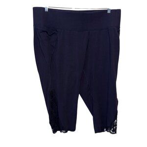 Livi Active Navy Capri Leggings With Lace Trim Size 26/28 Stretch Cotton-Blend